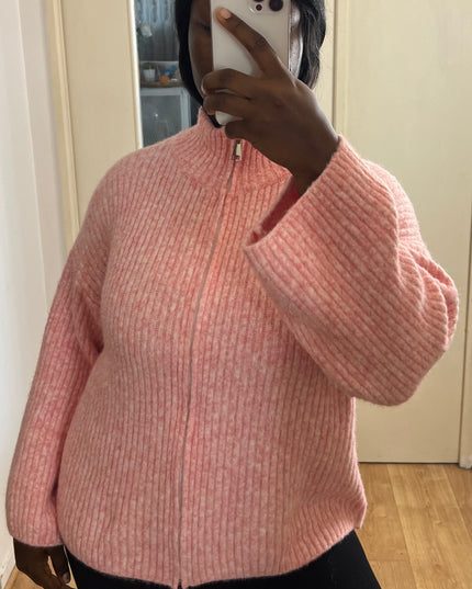 GILET ALMA – MAILLE DOUCE ZIPPÉE