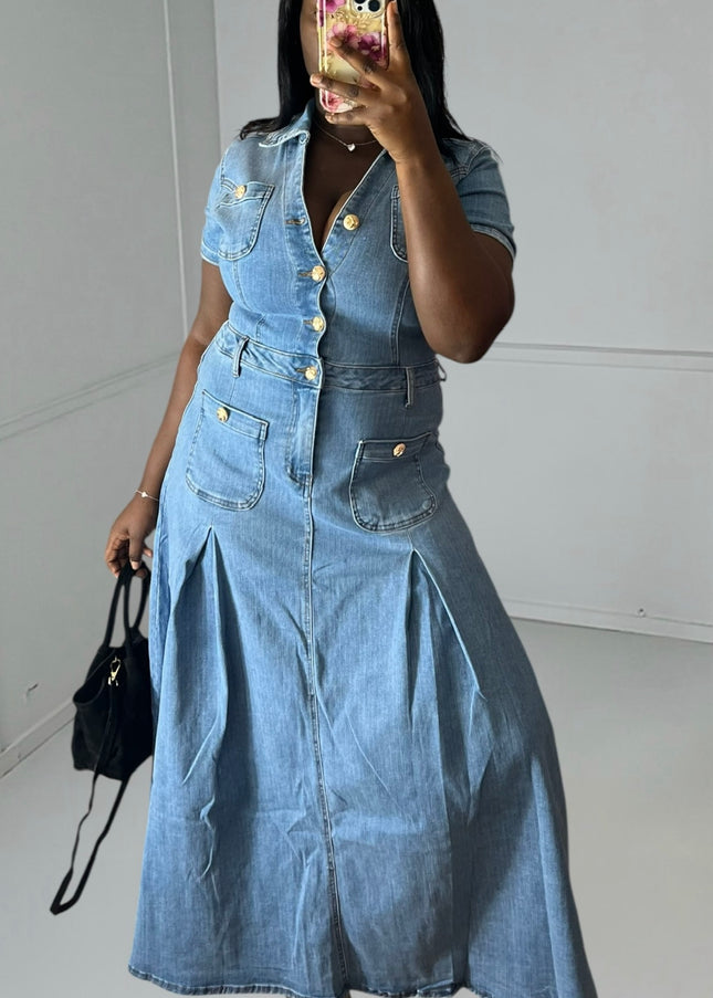 Robe MAYA - Élégance Denim Boutons Dorés