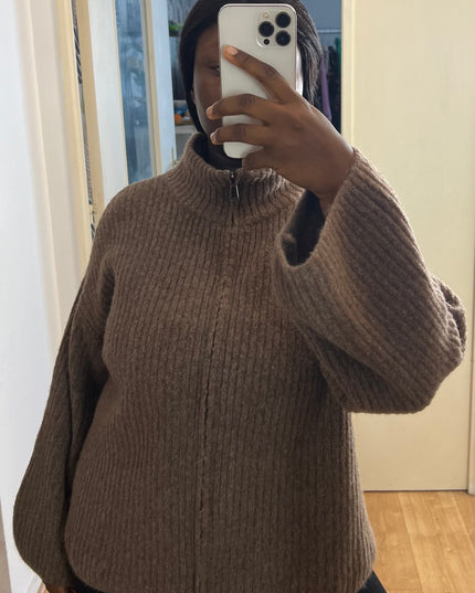 GILET ALMA – MAILLE DOUCE ZIPPÉE