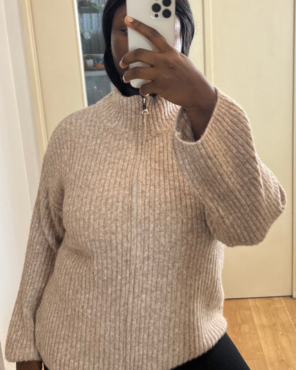 GILET ALMA – MAILLE DOUCE ZIPPÉE