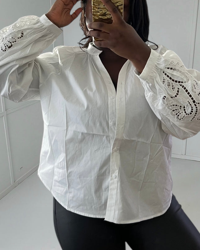 YARA Blouse - Fluid & Refined Elegance